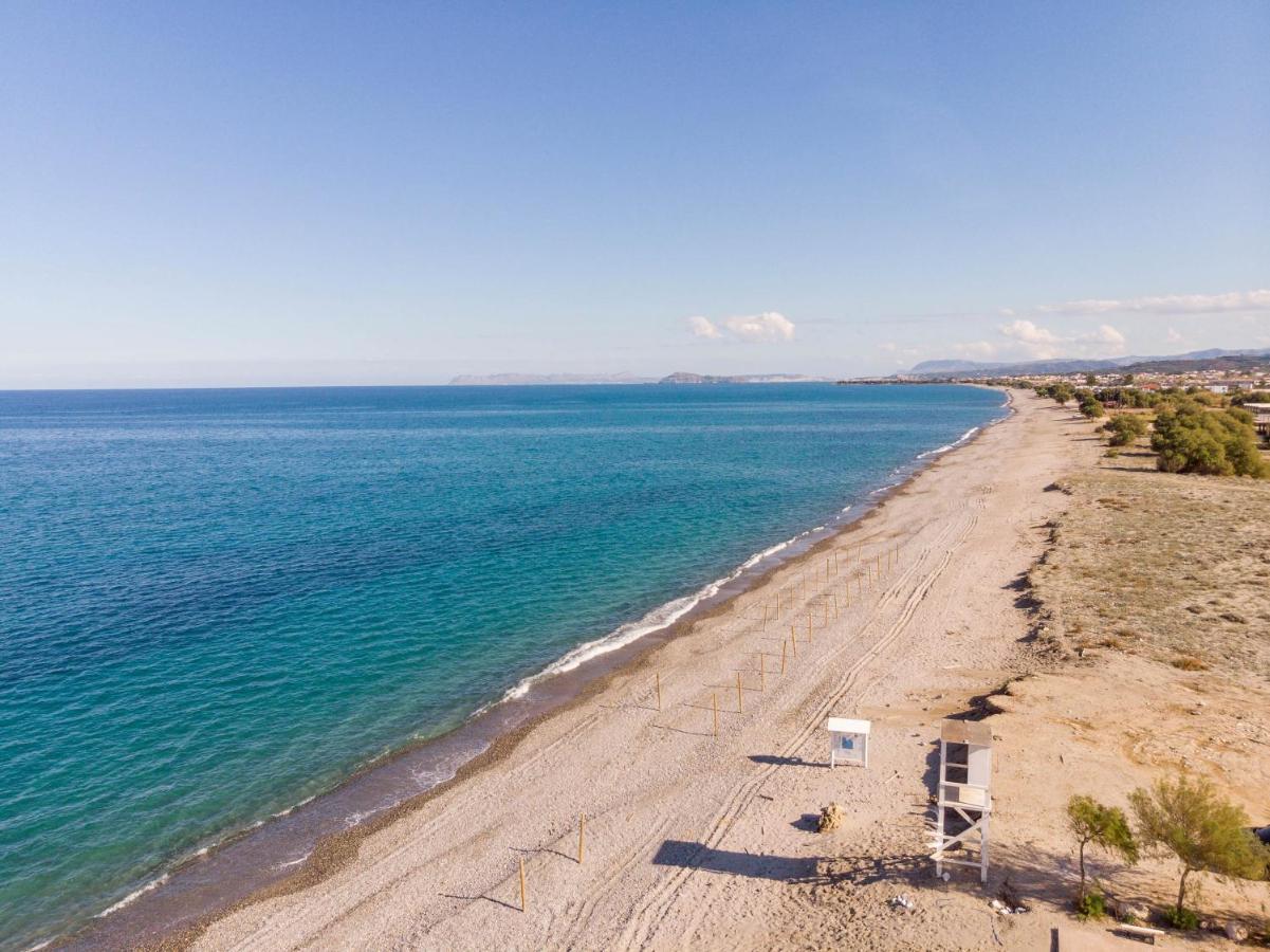 Floral Beach Apt With Lux Extras & Special Treats Κολυμβάρι Εξωτερικό φωτογραφία